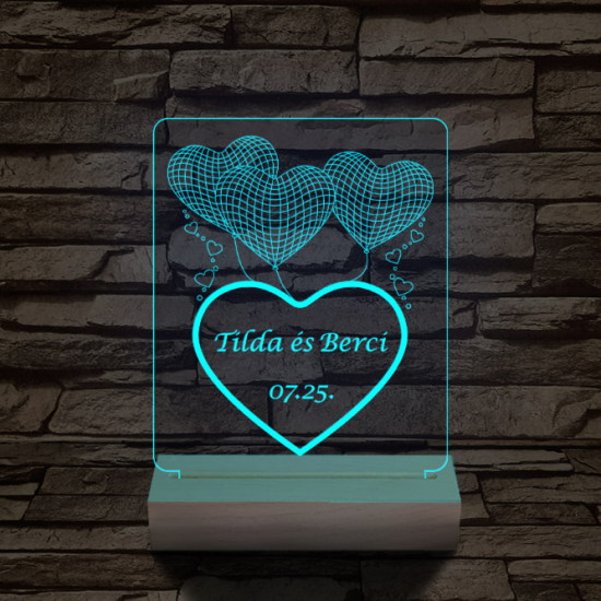 Lufi szívek személyre szabott 20 cm fa talppal 7 színű 3D led lámpa