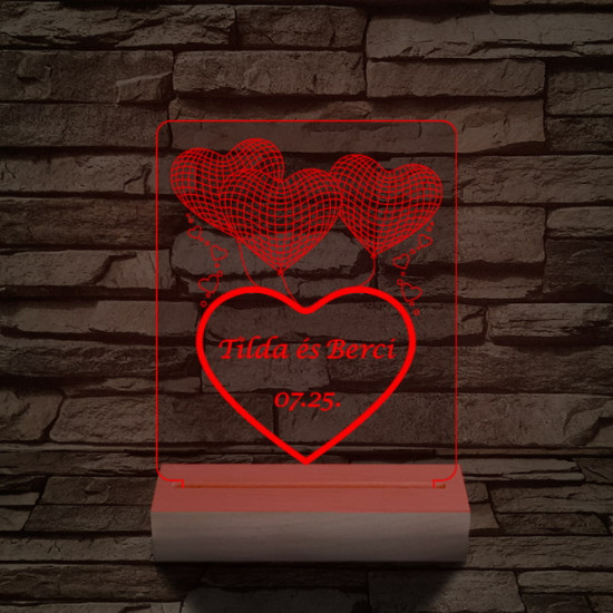Lufi szívek személyre szabott 20 cm fa talppal 7 színű 3D led lámpa
