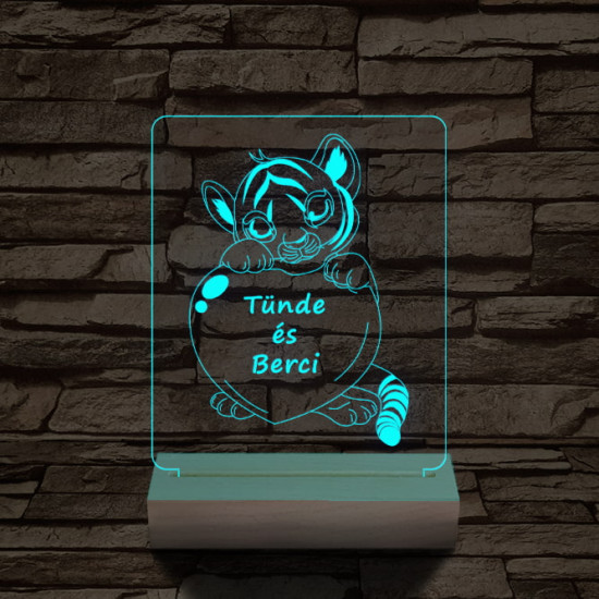 Tigris szív személyre szabott 20 cm fa talppal 7 színű 3D led lámpa