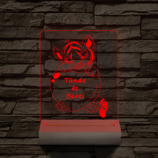 Tigris szív személyre szabott 20 cm fa talppal 7 színű 3D led lámpa