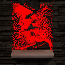 Csók szerelem személyre szabott 20 cm fa talppal 7 színű 3D led lámpa
