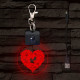 Szívvirágok világító LED-s kör alakú kulcstartó