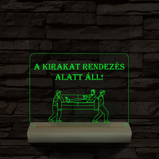 A kirakat rendezés alatt áll 20 cm fa talppal 7 színű 3D led lámpa