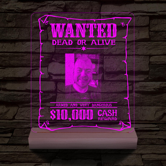 Körözési plakát egyedi fotóval személyre szabott választható méretű fatalppal 7 színű 3D led lámpa