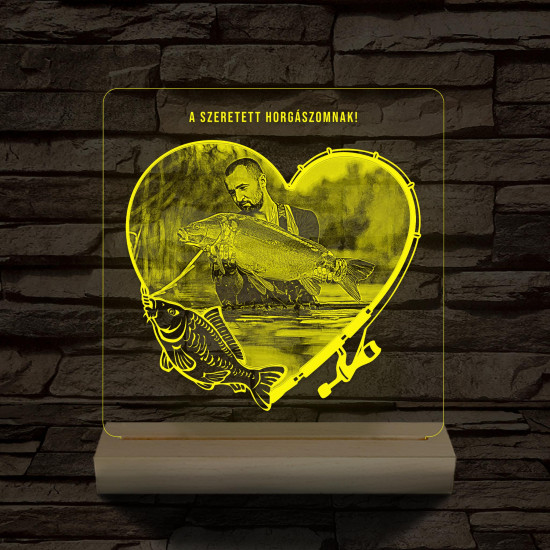 Egyedi fotógravírozás pontyos szívkeretben horgász fatalpban 7 színű 3D led lámpa