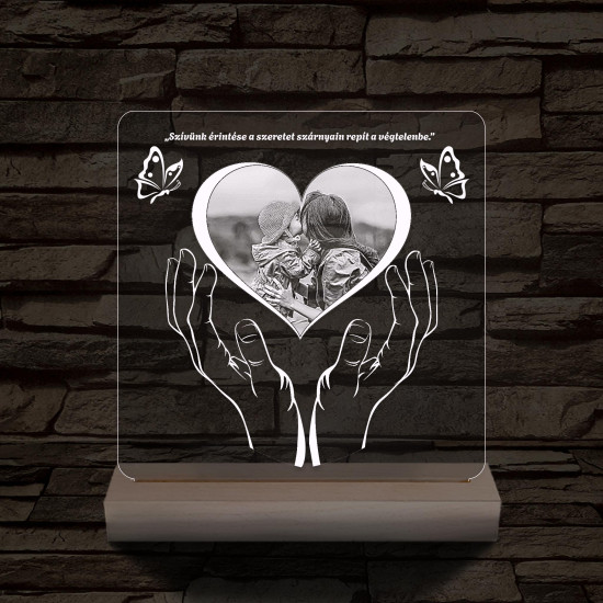 Szívérintés szív-alakú személyre szabott 20 cm fatalppal 7 színű 3D led lámpa