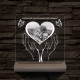 Szívérintés szív-alakú személyre szabott 20 cm fatalppal 7 színű 3D led lámpa