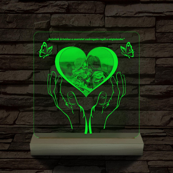 Szívérintés szív-alakú személyre szabott 20 cm fatalppal 7 színű 3D led lámpa