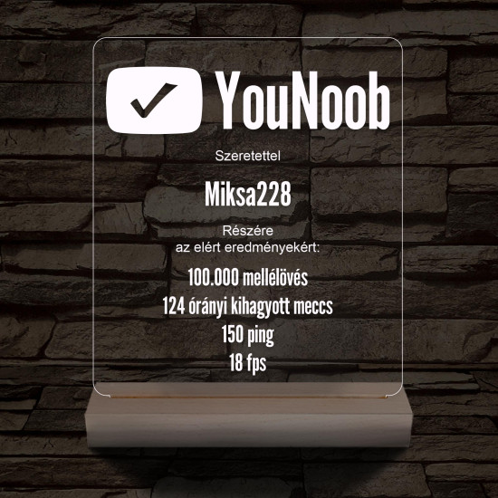 YouNoob emlékplakett személyre szabott fa talppal 7 színű 3D led lámpa