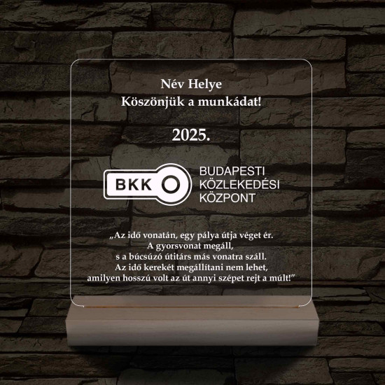 BKK eseményekhez, nyugdíjba vonuláshoz  7 színű 3D led lámpa fa talppal