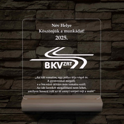 BKV Emléklámpa 3D LED – Egyedi Gravírozás Fa Talppal, 7 Színű Világítással – Tökéletes Ajándék BKV Rajongóknak és Dolgozóknak