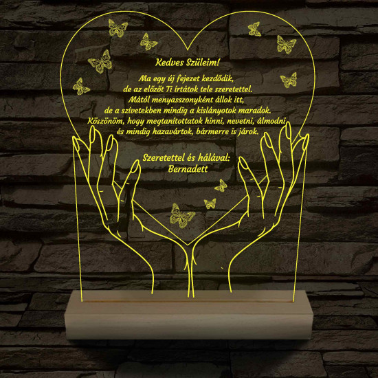 Szülőköszöntő – Két kézben szív pillangókkal – 7 színű, színváltós 3D LED lámpa
