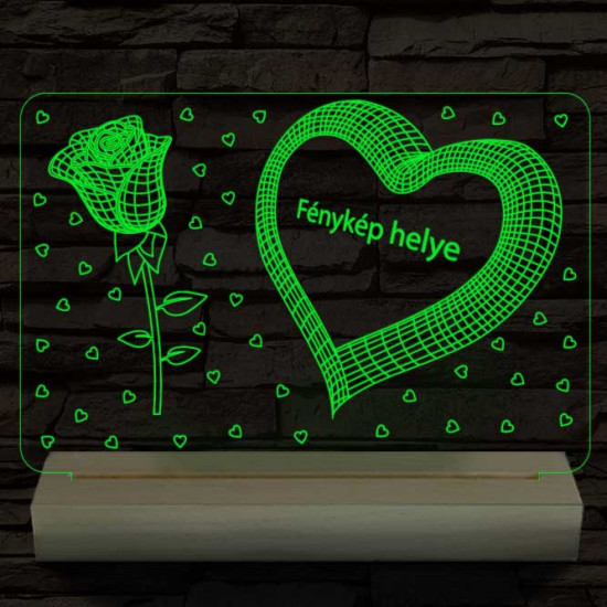 Nagy szív rózsával és kis szívekkel, egyedi fotógravírozás fatalppal 7 színű 3D led lámpa