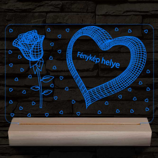 Nagy szív rózsával és kis szívekkel, egyedi fotógravírozás fatalppal 7 színű 3D led lámpa