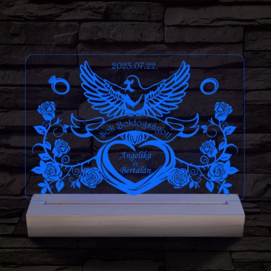 Esküvő, házassági évforduló személyre szabott 20 cm fa talppal 7 színű 3D led lámpa