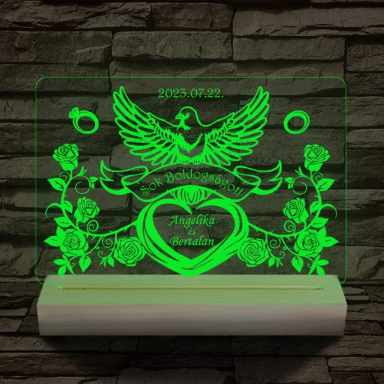 Esküvő, házassági évforduló személyre szabott 20 cm fa talppal 7 színű 3D led lámpa