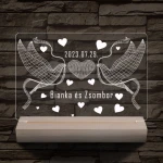 Esküvő galambokkal, házassági évforduló személyre szabott 20 cm fa talppal 7 színű 3D led lámpa