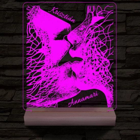 Csók szerelem személyre szabott 20 cm fa talppal 7 színű 3D led lámpa