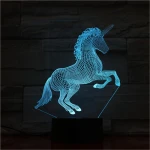 Ágaskodó Unikornis 7 színű 3D led lámpa