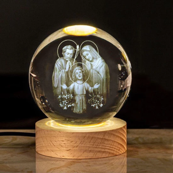 Kristálygömb Mária, Jézus, József 7 színű 3D LED lámpa
