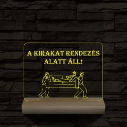 A kirakat rendezés alatt áll 20 cm fa talppal 7 színű 3D led lámpa