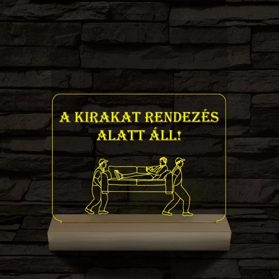 A kirakat rendezés alatt áll 20 cm fa talppal 7 színű 3D led lámpa