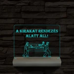 A kirakat rendezés alatt áll 20 cm fa talppal 7 színű 3D led lámpa