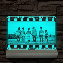 Egyedi fotógravírozás film negatívos kerettel fatalpban 7 színű 3D led lámpa