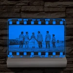 Egyedi fotógravírozás film negatívos kerettel fatalpban 7 színű 3D led lámpa