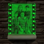 Egyedi fotógravírozás film negatívos kerettel fatalpban 7 színű 3D led lámpa