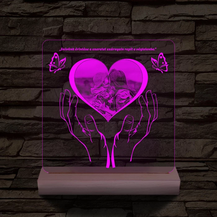 Szívérintés szív-alakú személyre szabott 20 cm fatalppal 7 színű 3D led lámpa