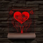 Szívérintés szív-alakú személyre szabott 20 cm fatalppal 7 színű 3D led lámpa