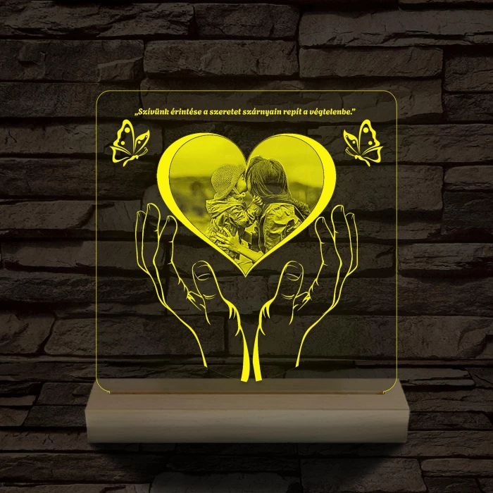 Szívérintés szív-alakú személyre szabott 20 cm fatalppal 7 színű 3D led lámpa