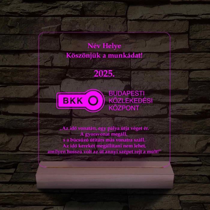 BKK eseményekhez, nyugdíjba vonuláshoz  7 színű 3D led lámpa fa talppal