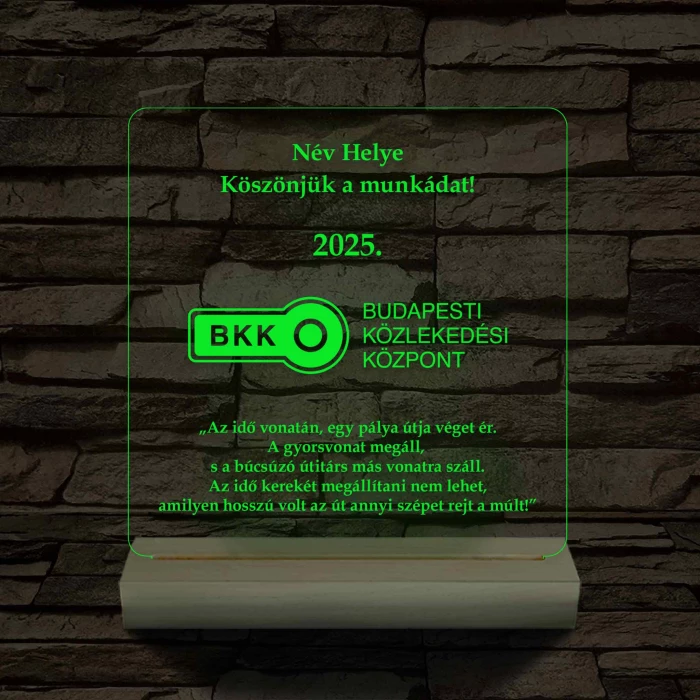 BKK eseményekhez, nyugdíjba vonuláshoz  7 színű 3D led lámpa fa talppal