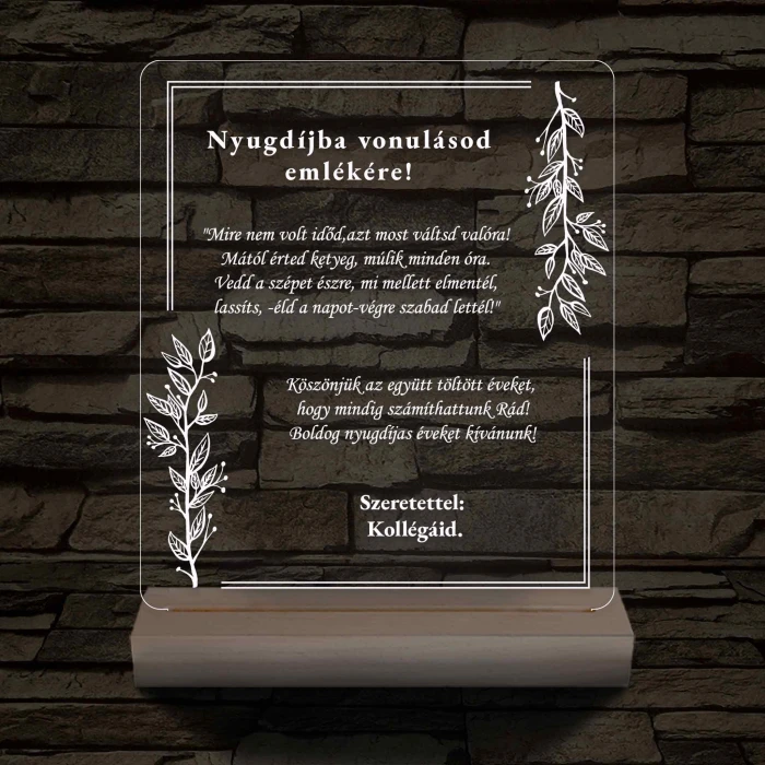 Nyugdíjazási Emléklámpa Személyre Szabott Szöveggel 3D LED 7 Színű Fa Talppal 