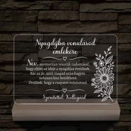 Nyugdíjazási Emléklámpa Személyre Szabott Szöveggel 3D LED 7 Színű Fa Talppal 