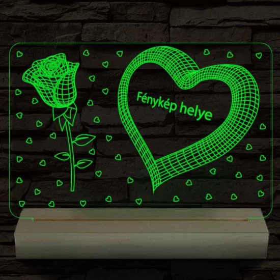 Nagy szív rózsával és kis szívekkel, egyedi fotógravírozás fatalppal 7 színű 3D led lámpa
